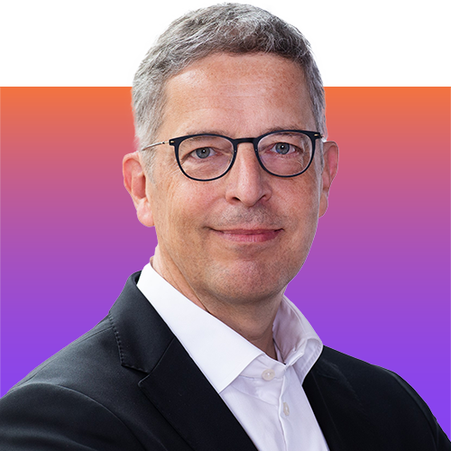 Philip Laucks Vorstand Philip Laucks auf farbenfrohem Hintergrund